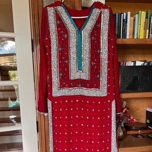 fine chiffon suit,wedding,formal ,motives.. Sequins work,Red Elegant color. Bead